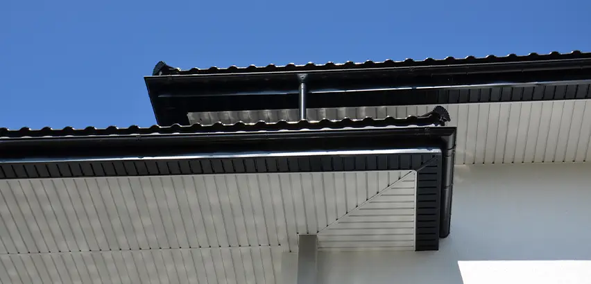 Roof Overhang Repair in Oak Lawn